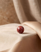 Howlite rouge