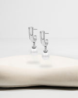 Liliflo_Bijoux interchangeable Swiss made_Boucles d'oreilles Iris en couleur acier avec un lien perle de culture