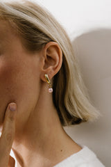 Liliflo_Bijoux modulable swiss made_Perle de culture rose_Boucles d'oreilles Iris_couleur acier doré