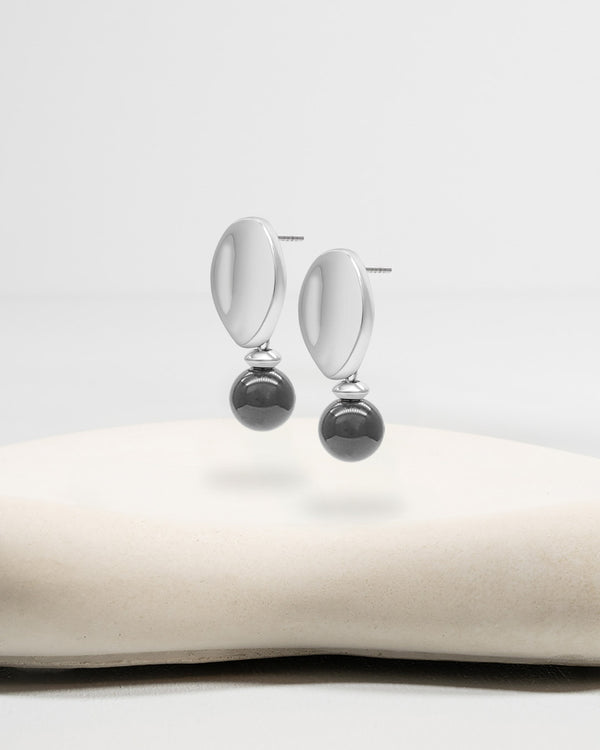 Liliflo_Swiss made Wechselschmuck_Giorgia Ohrringe in Stahlfarbe mit einem Zierverschluss Schmuckstein  Hämatit