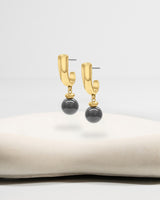 Liliflo_Swiss made Wechselschmuck_Iris-Ohrringe in der Farbe Goldfarbener Edelstahl mit einem Zierverschluss Schmuckstein  Hämatit