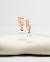 Liliflo_Swiss made Interchangeable Jewellery_Iris Ohrringe in der Farbe Roséfarbener Edelstahl mit einer Zierverschluss Zuchtperle