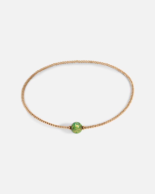 Liliflo_modularer Schmuck swiss made_Runde Halskette Tango_Farbe rosa mit einem grünen Murano Boreale mit Blattgold