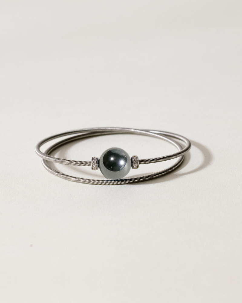 Liliflo_Bijoux femme interchangeable Swiss made_Bracelet diamant double tour femme en spiral avec une pierre semi-précieuse Hématite