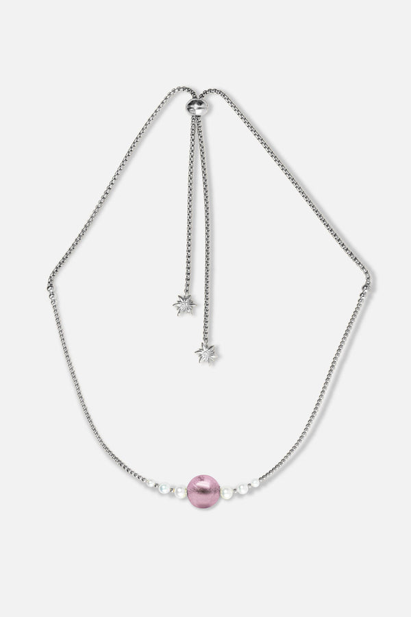 Collier interchangeable Swiss made - Collection Edelweiss Melanie Oesch - Collier couleur acier avec perles de culture et Lien murano pourpre light